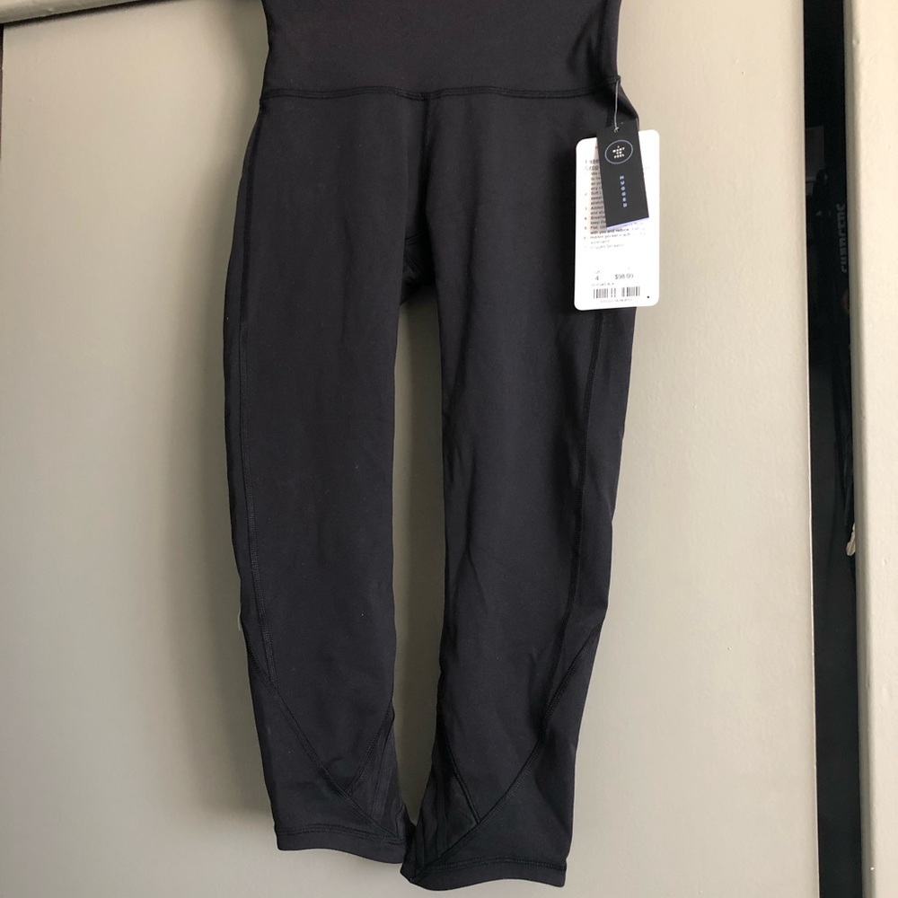 Lululemon Essential Rhythm Crop leggings